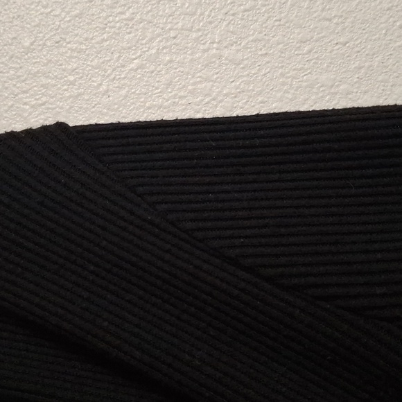 P.J. Salvage Texured Essentials Black Long Sleeve Robe Size Medium - Picture 3 of 6